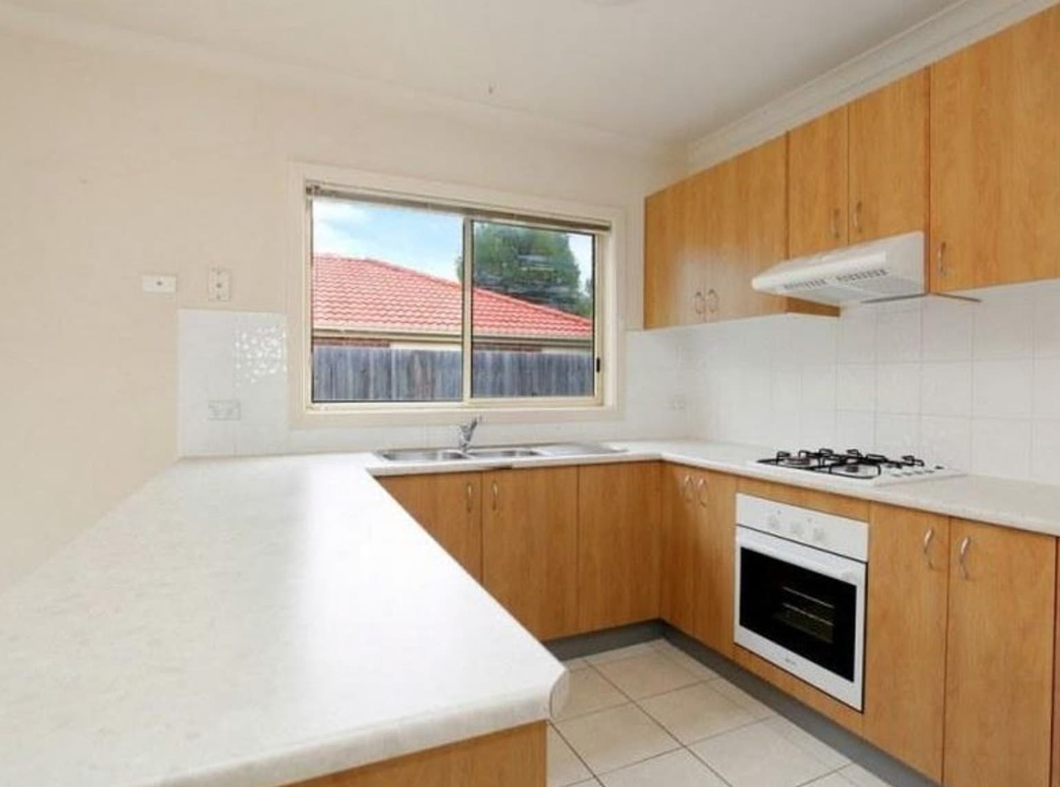 12 Kristian Drive, Hillside, Hillside - Thumbnail 4