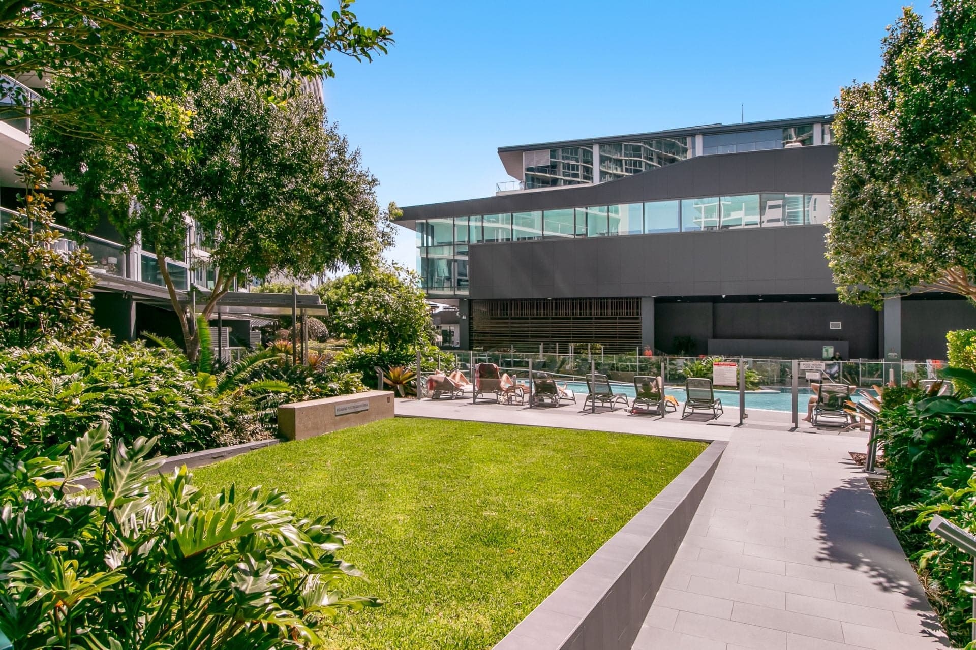 10305/8 Harbour Road, Hamilton, Hamilton - Image 1