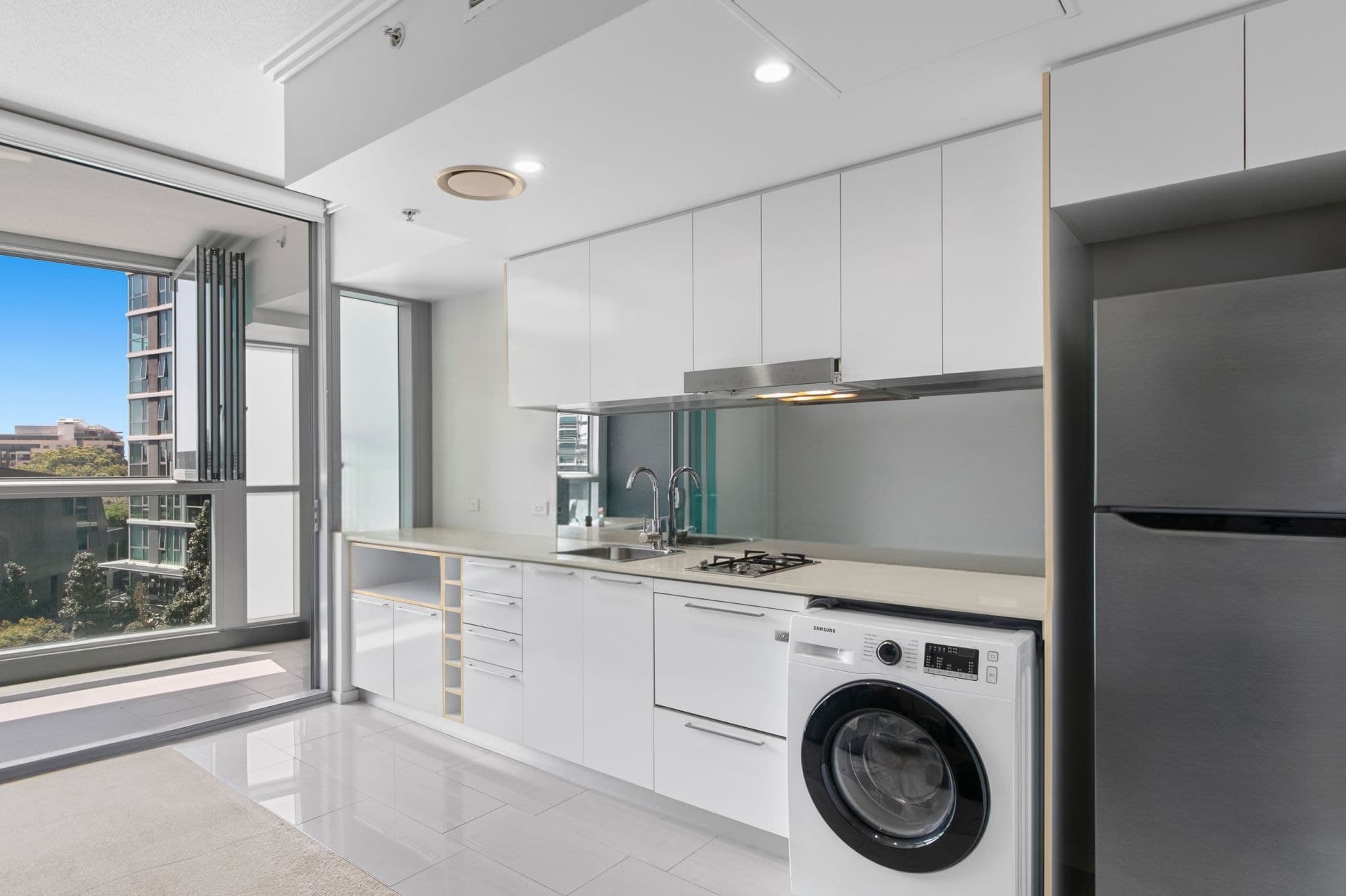 10305/8 Harbour Road, Hamilton, Hamilton - Thumbnail 5