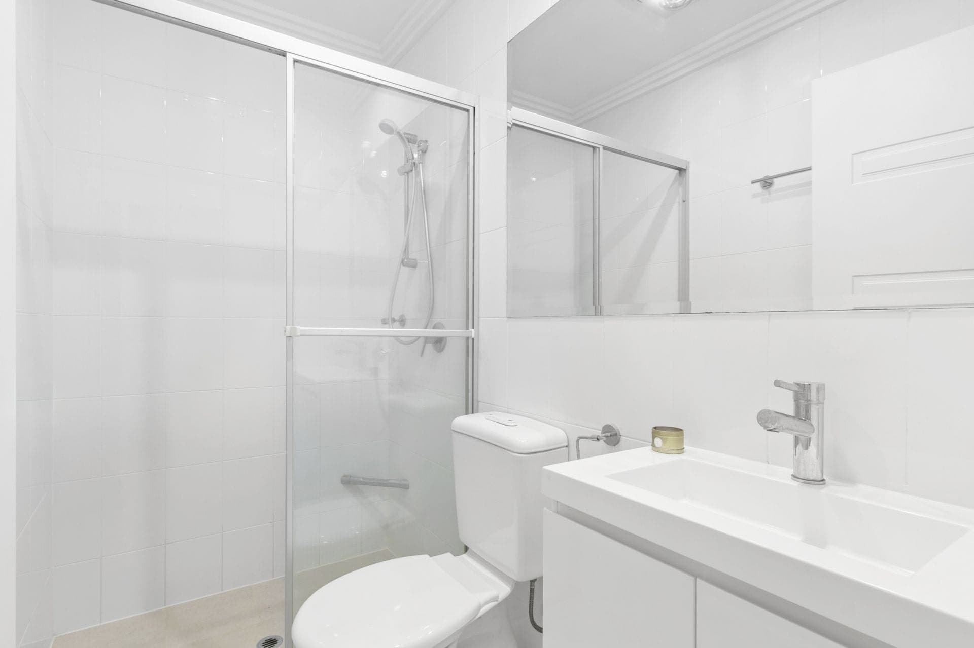 7/4 Locke Street, Southport, Southport - Image 1