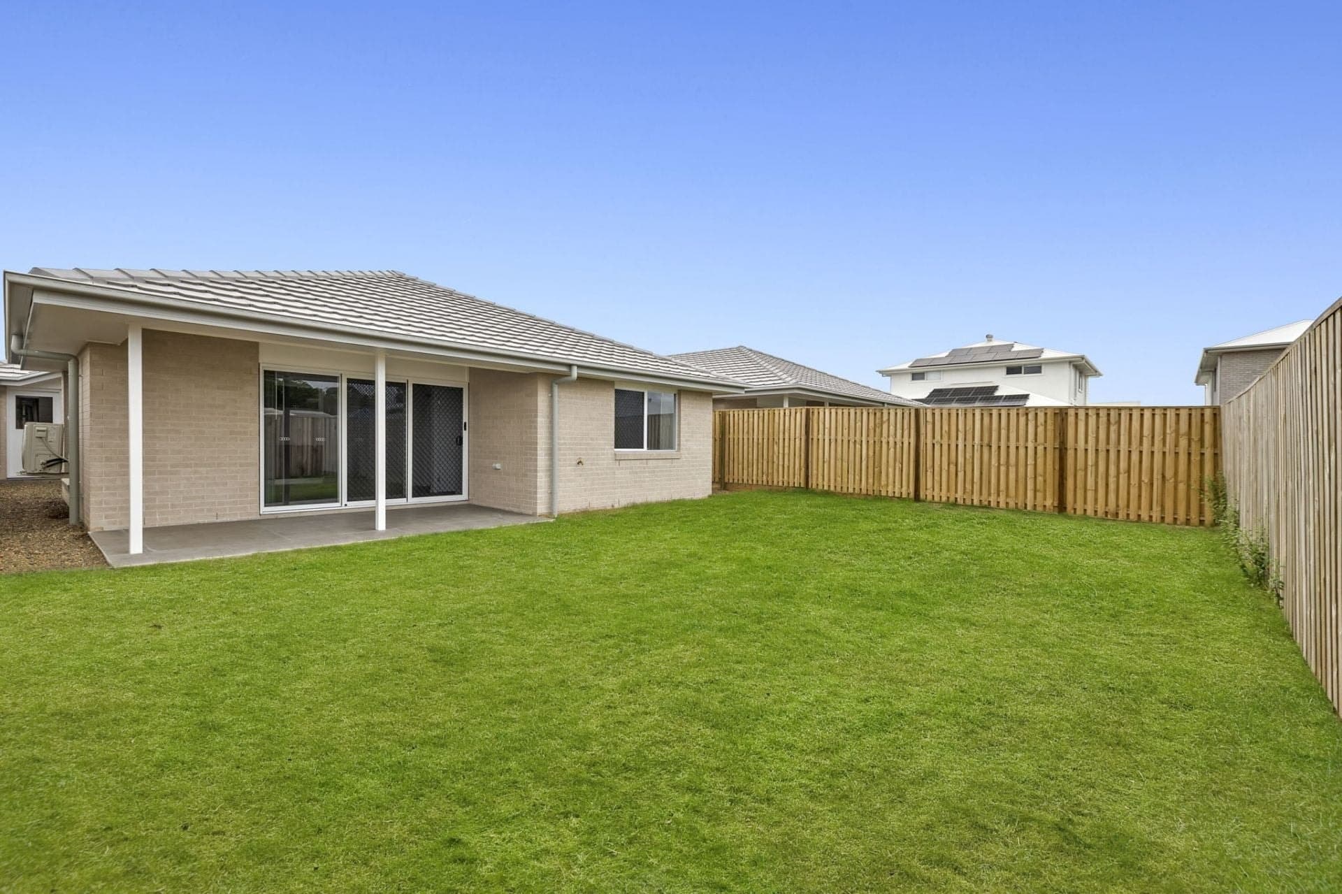 6 Lang Street, White Rock, White Rock - Image 1