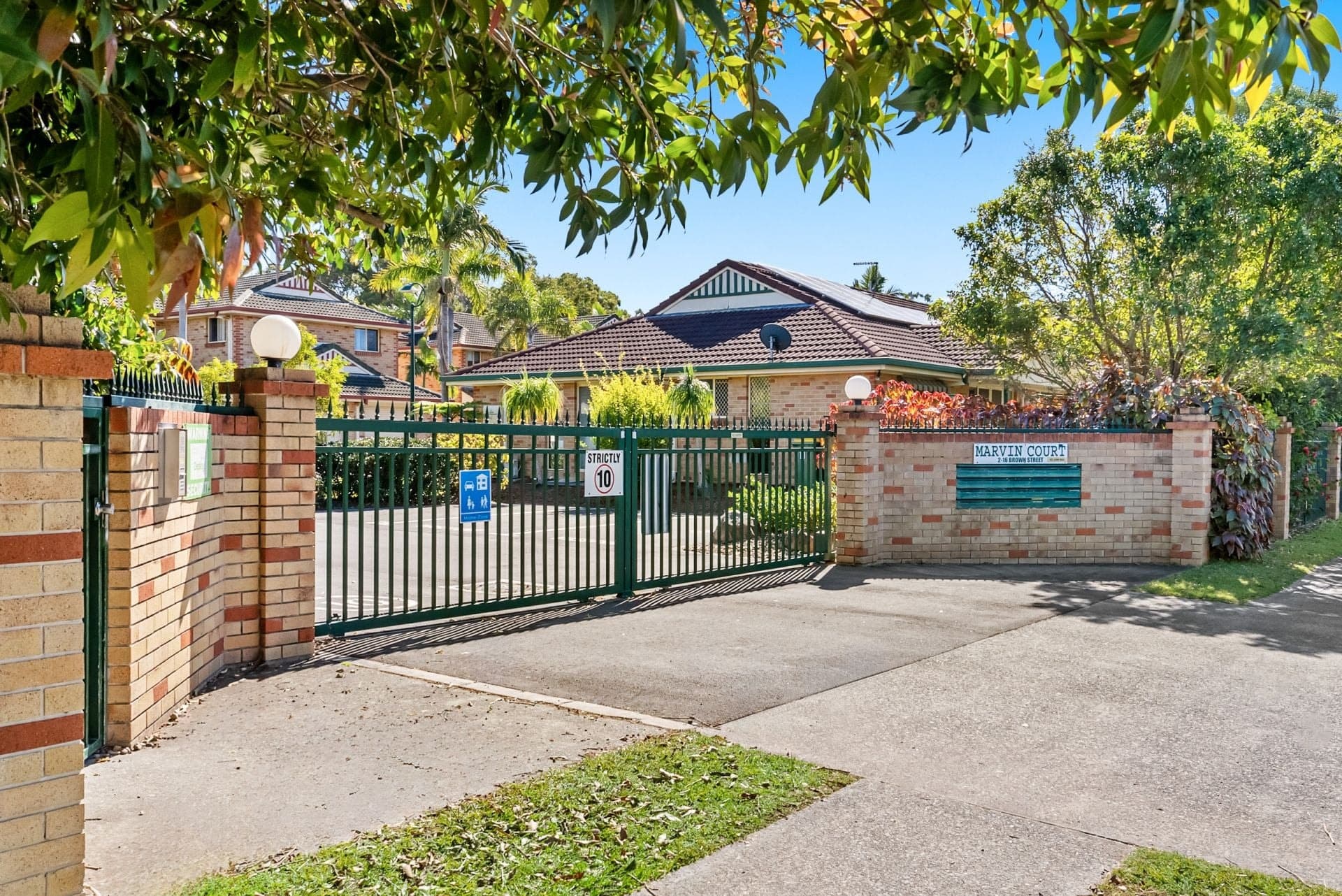 5/2 Brown Street, Labrador, Labrador - Image 1