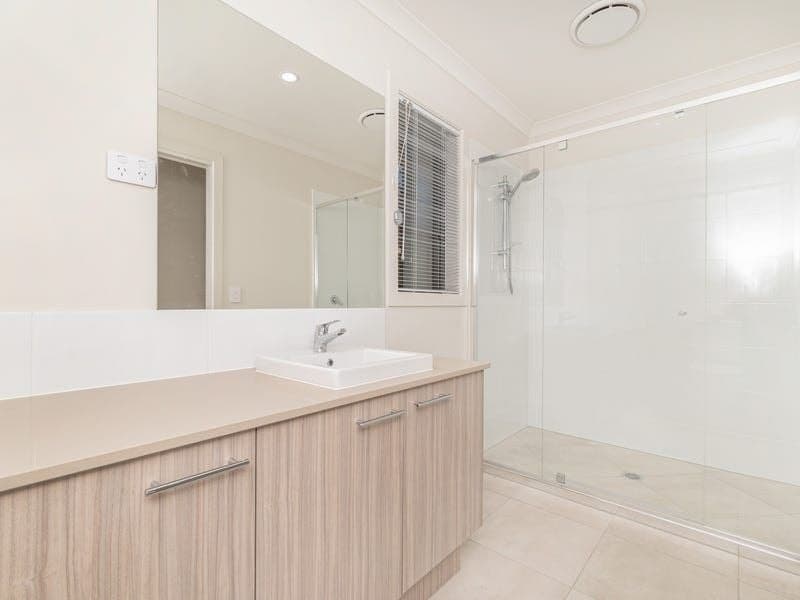 10 Aura Street, FLAGSTONE, Flagstone - Image 1