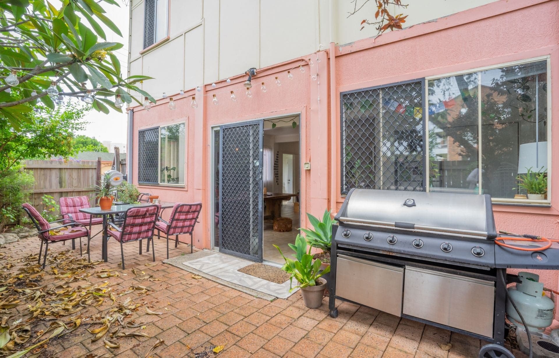 8 Parr Street, Biggera Waters, Biggera Waters - Image 1