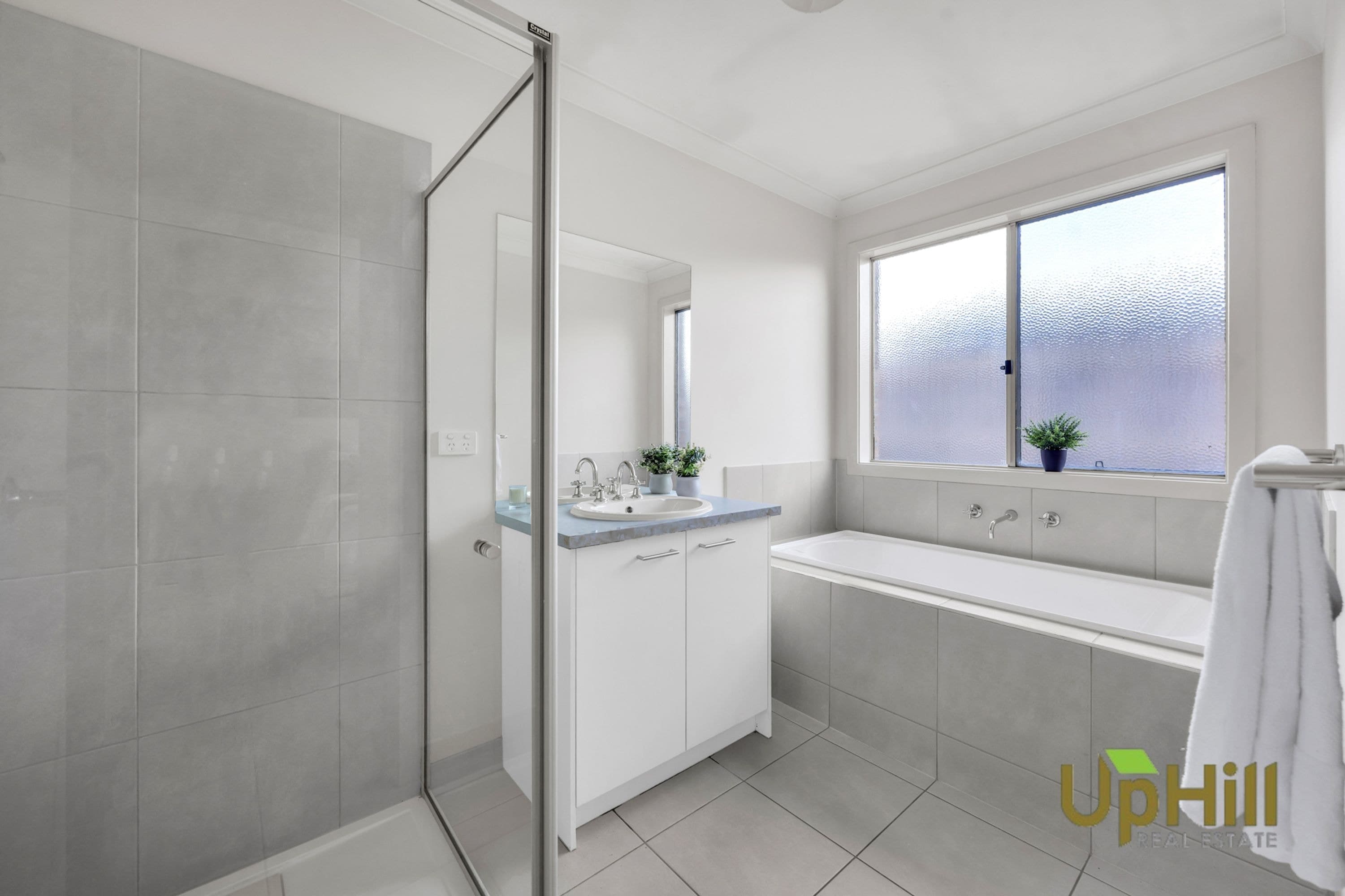 4 Manoora Avenue, Clyde North - Thumbnail 8