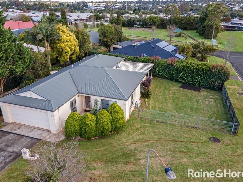 1 Paulene Crescent, Kearneys Spring QLD 4350, Kearneys Spring - Image 1
