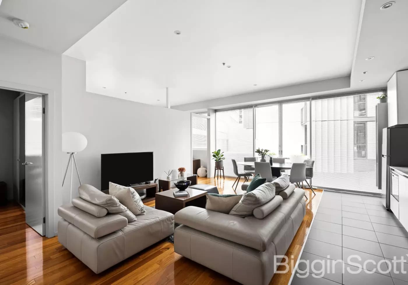 309/320 St Kilda Road, Southbank, VIC, Southbank - Thumbnail 2