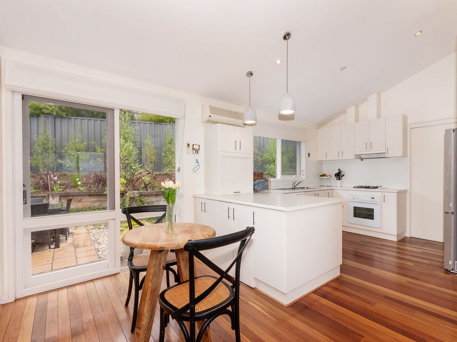 2 Hyne Place, Fadden ACT 2904, Fadden - Thumbnail 2