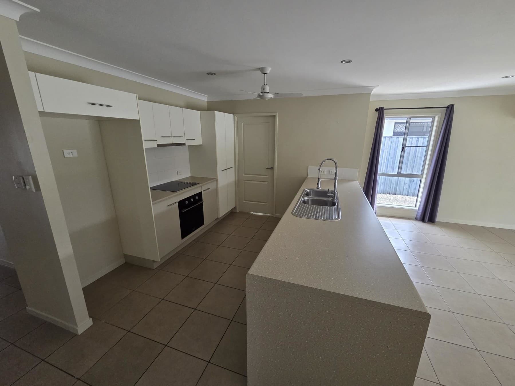 46 Newport Parade,
											BLACKS BEACH, Blacks Beach - Thumbnail 2