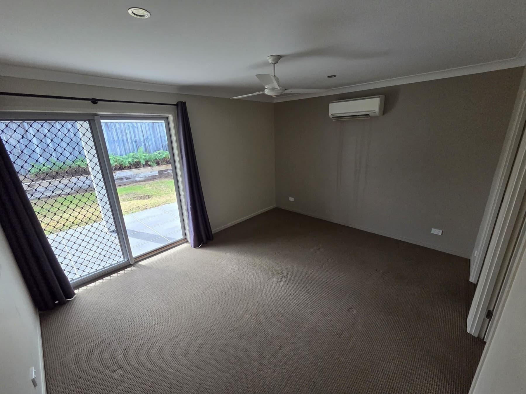 46 Newport Parade,
											BLACKS BEACH, Blacks Beach - Thumbnail 4