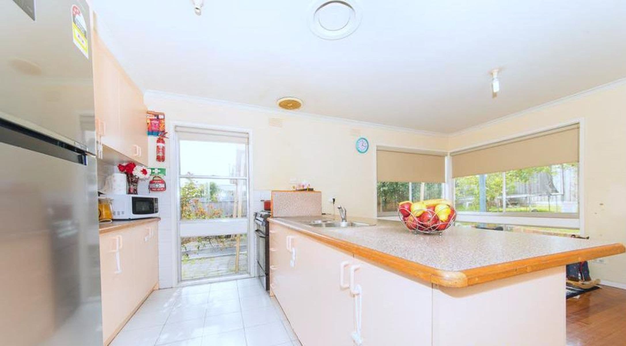 8 Lubeck Court, Meadow Heights VIC 3048, Meadow Heights - Thumbnail 4