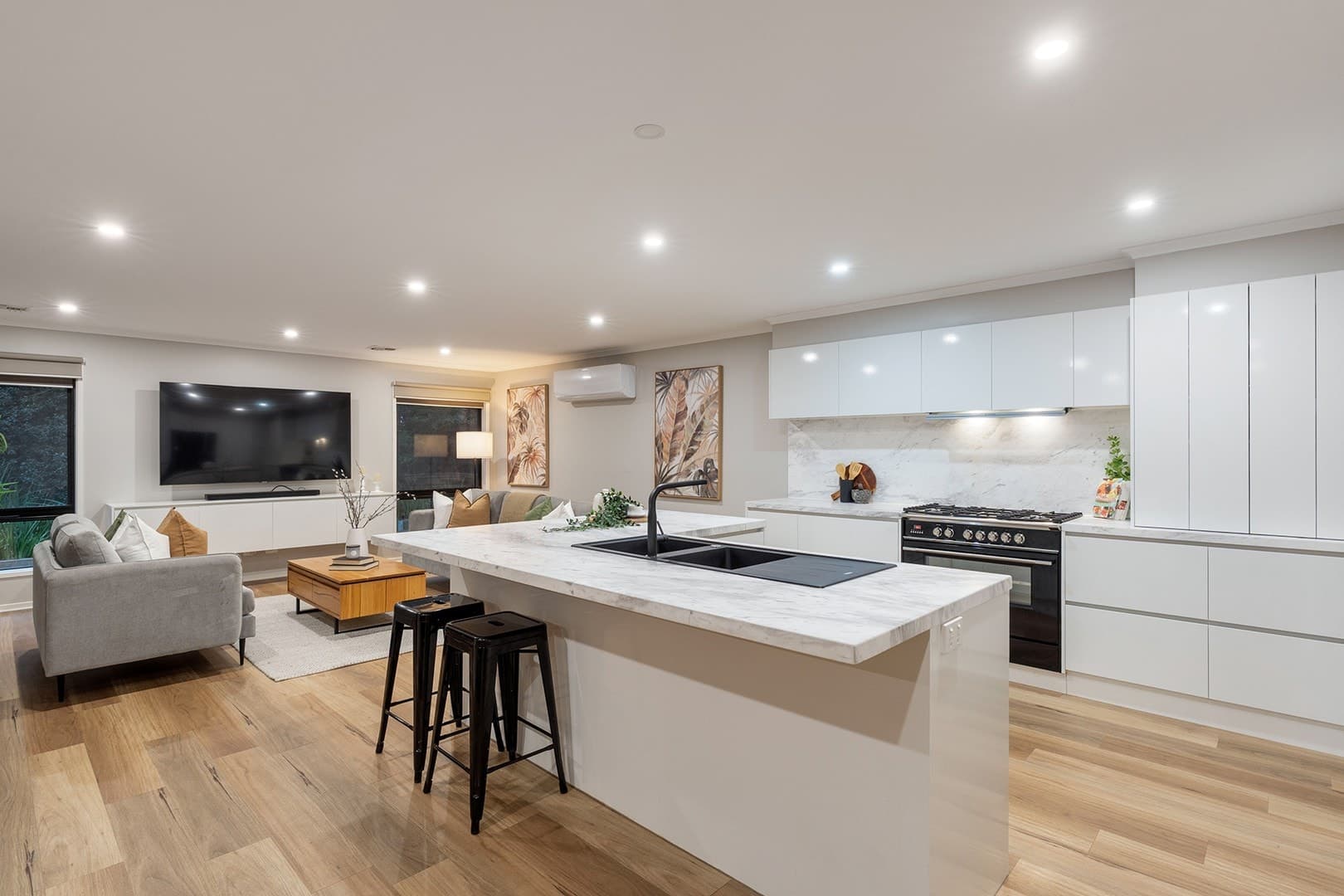 5 Whitby Place, Craigieburn, VIC 3064, Craigieburn - Thumbnail 4
