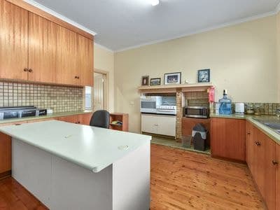 29 Wilson Street, MOUNT GAMBIER, Mount Gambier - Thumbnail 2