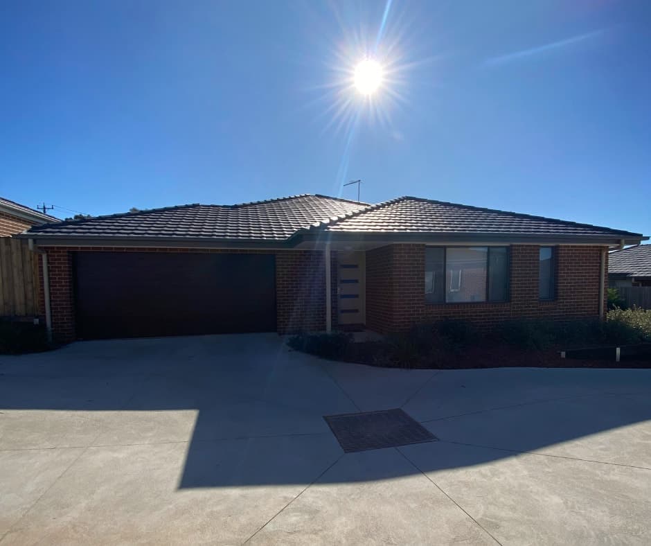 2/18-20 Main South Road, Drouin VIC 3818, Drouin - Image 1
