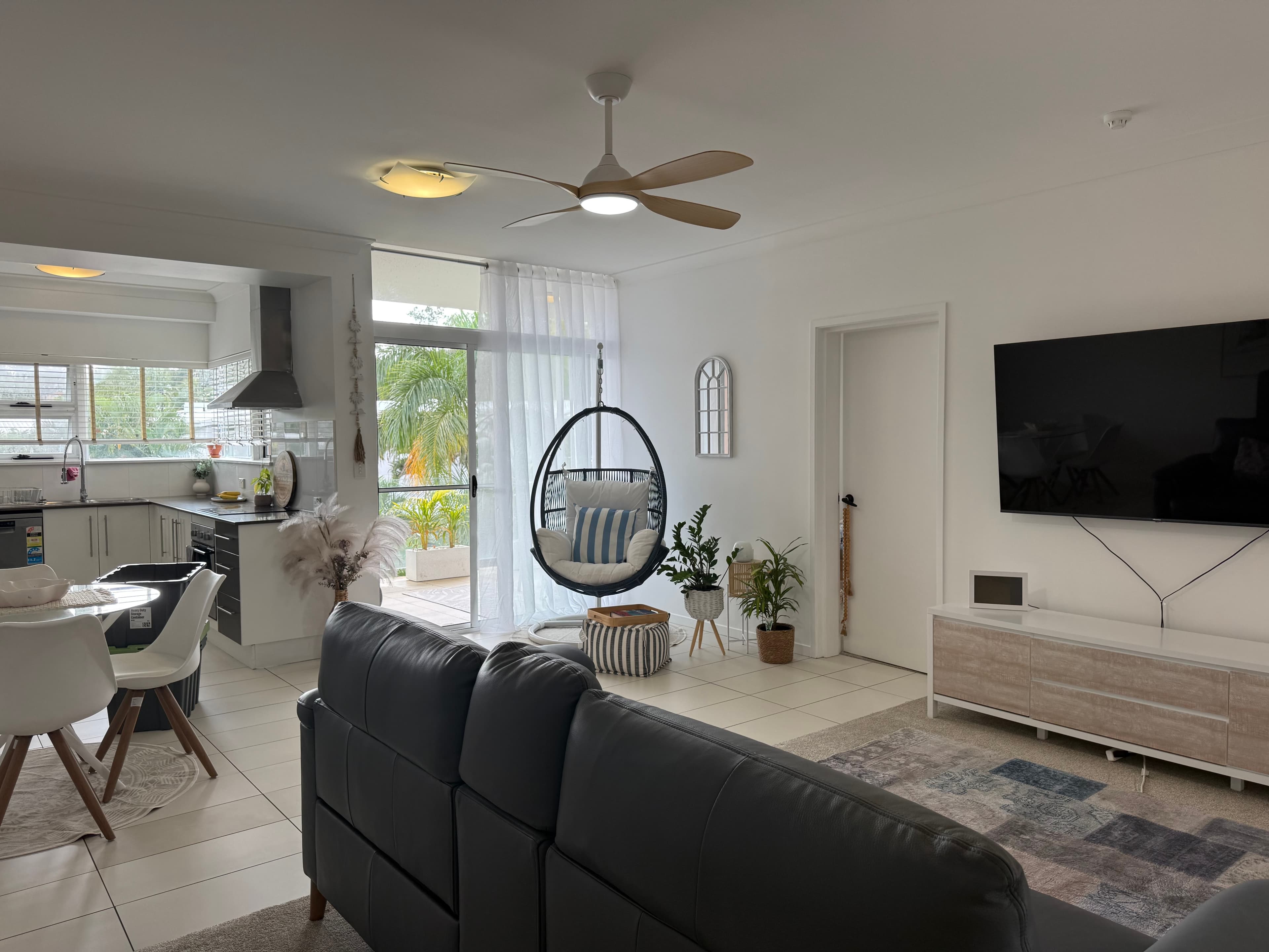86/65 Manooka Drive, Cannonvale - Image 1