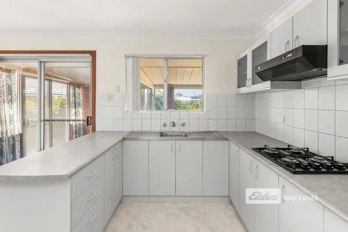 1 Griffith Place, East Bunbury, WA, 6230, East Bunbury - Thumbnail 2