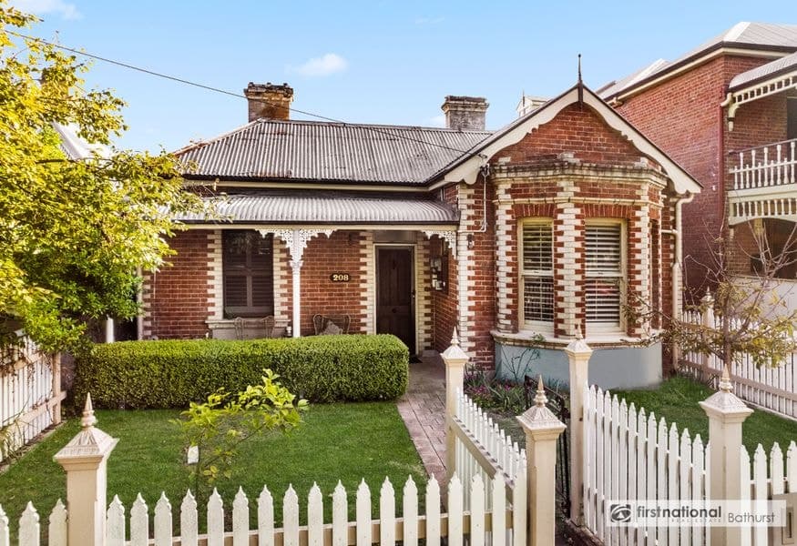 208 Russell Street, Bathurst NSW 2795, Bathurst - Image 1