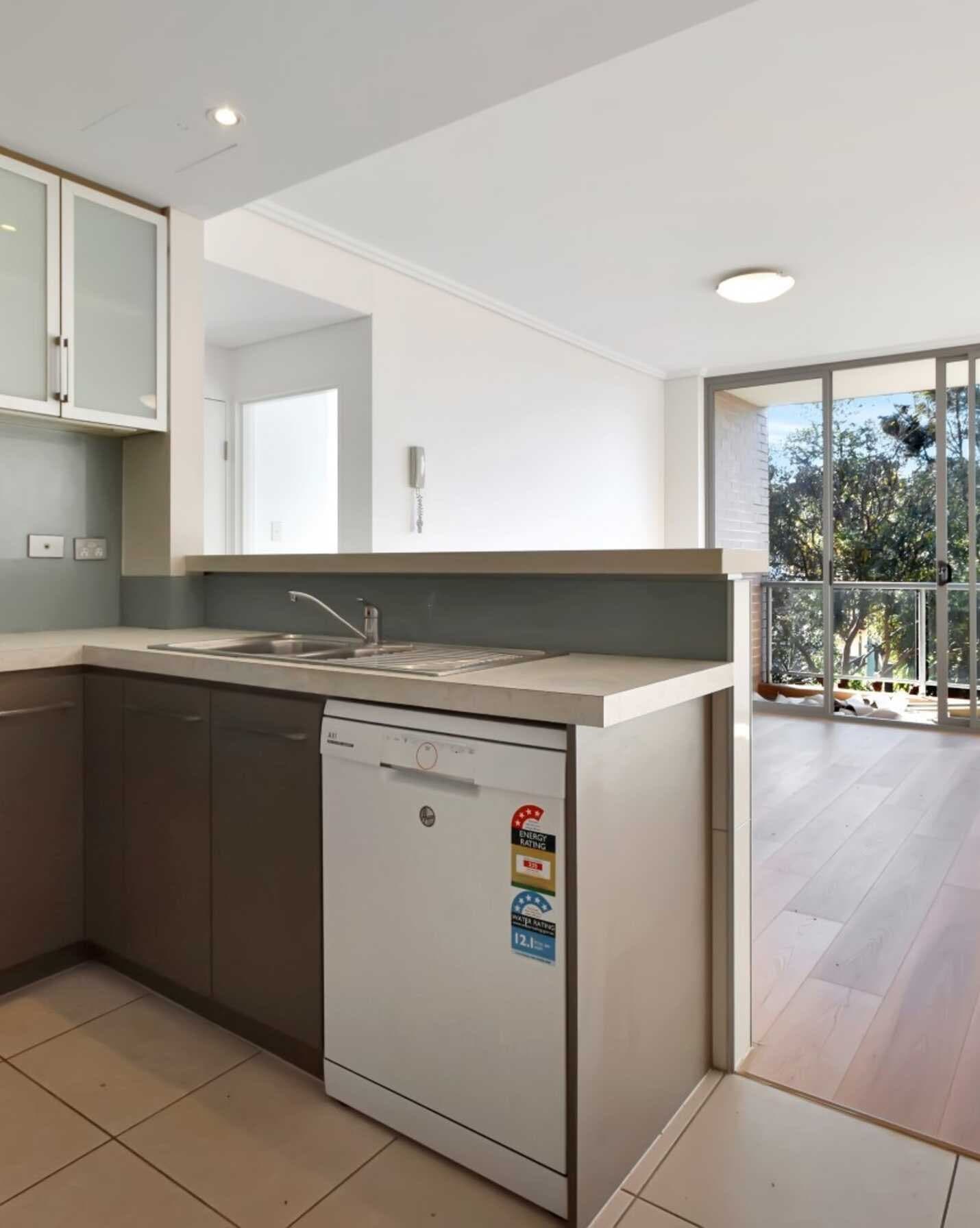 302/7 Wills Avenue Bronte, Bronte - Thumbnail 2