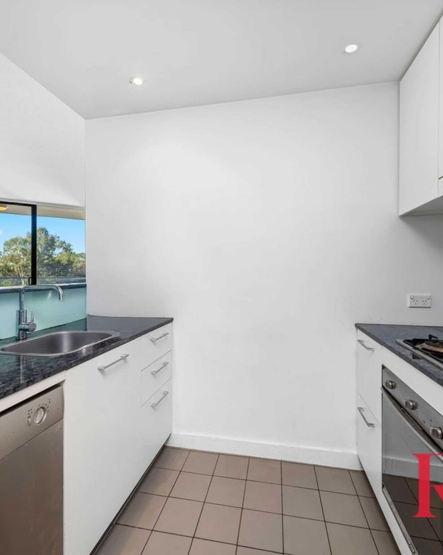 503/8 Brodie Spark Drive Wolli Creek, Creek - Thumbnail 2