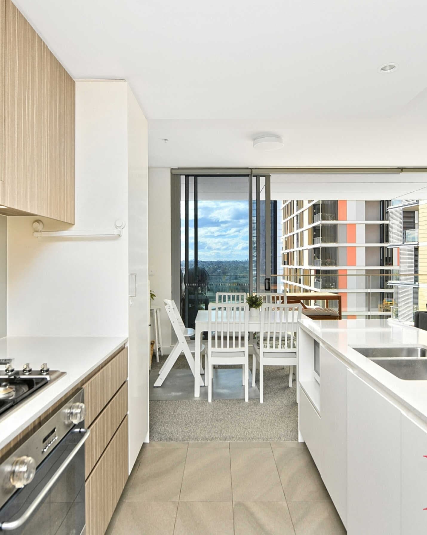 908/1 Magdalene Terrace Wolli Creek, Creek - Thumbnail 2