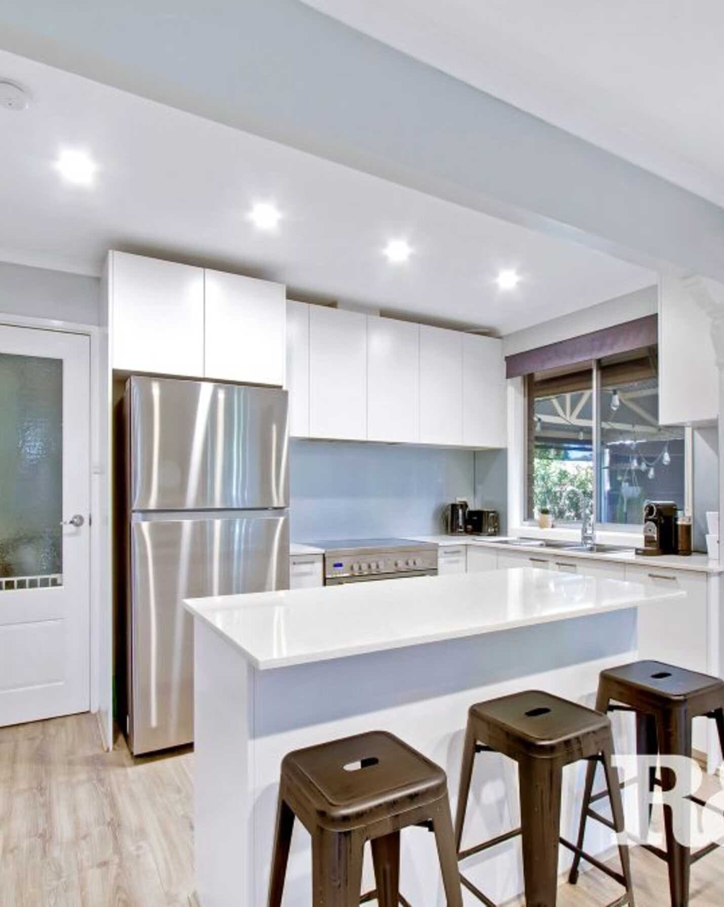 37 Shakespeare Drive St Clair, Clair - Thumbnail 2