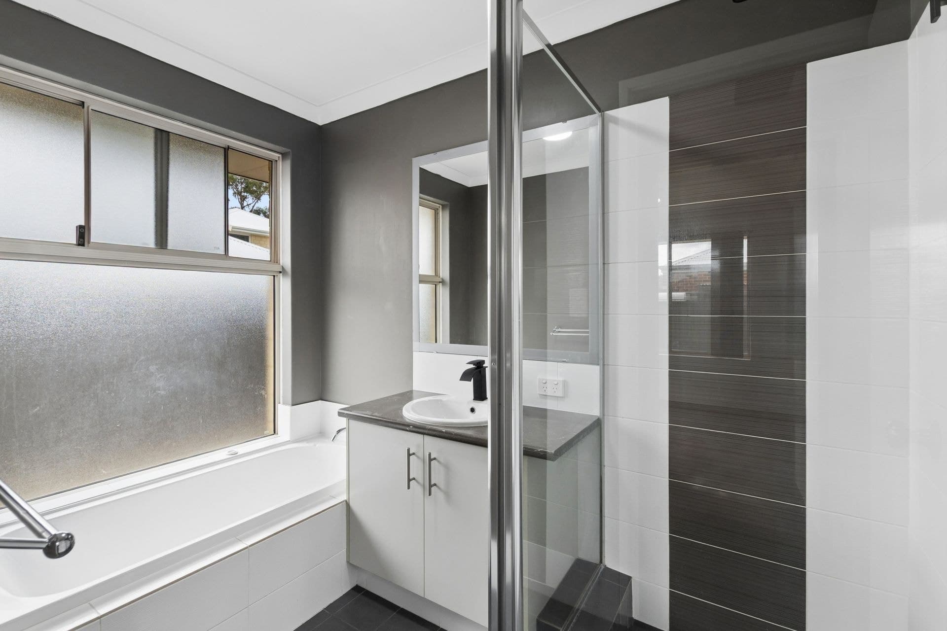 73 Windermere Boulevard, Aveley WA 6069, Aveley - Image 1
