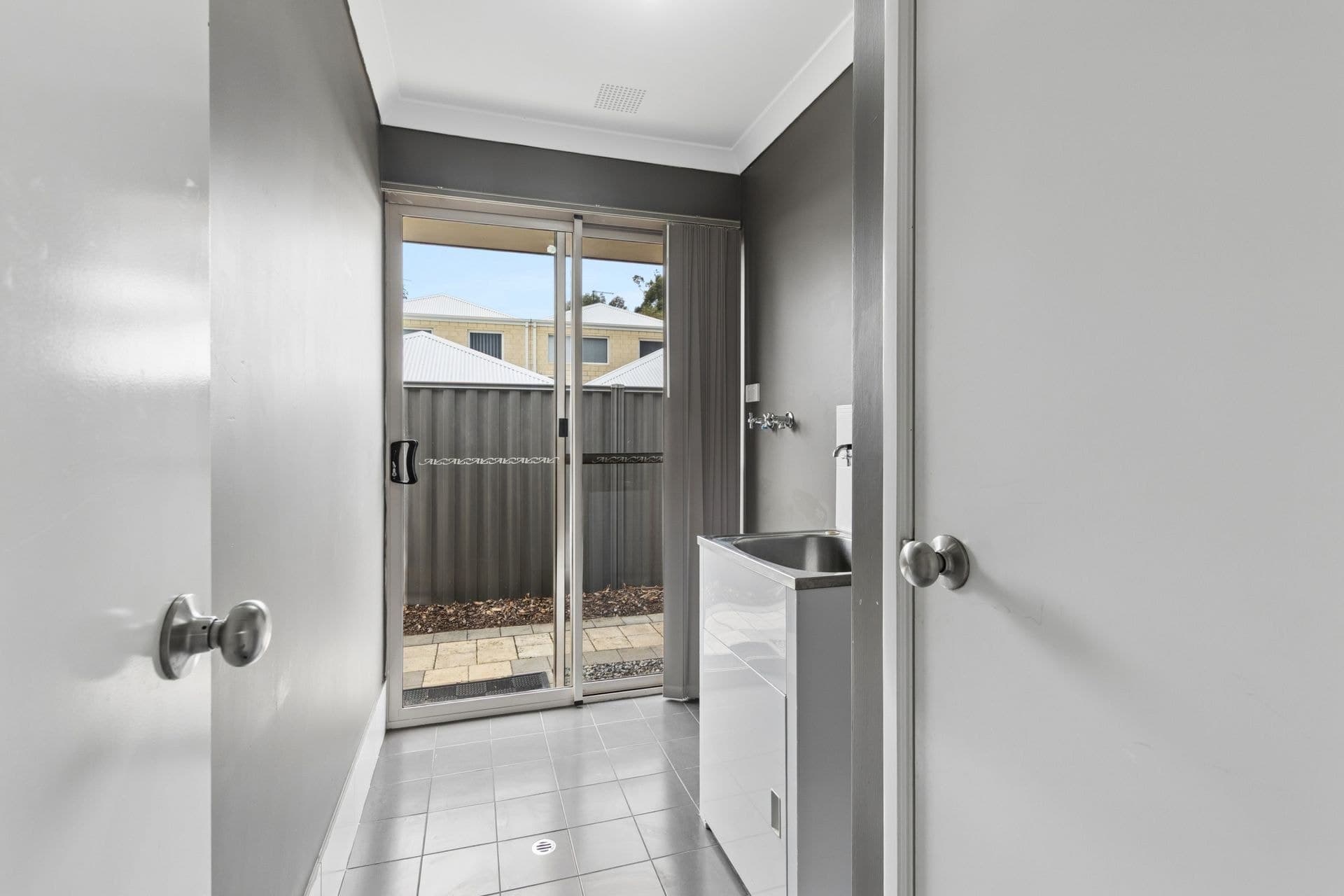 73 Windermere Boulevard, Aveley WA 6069, Aveley - Thumbnail 2