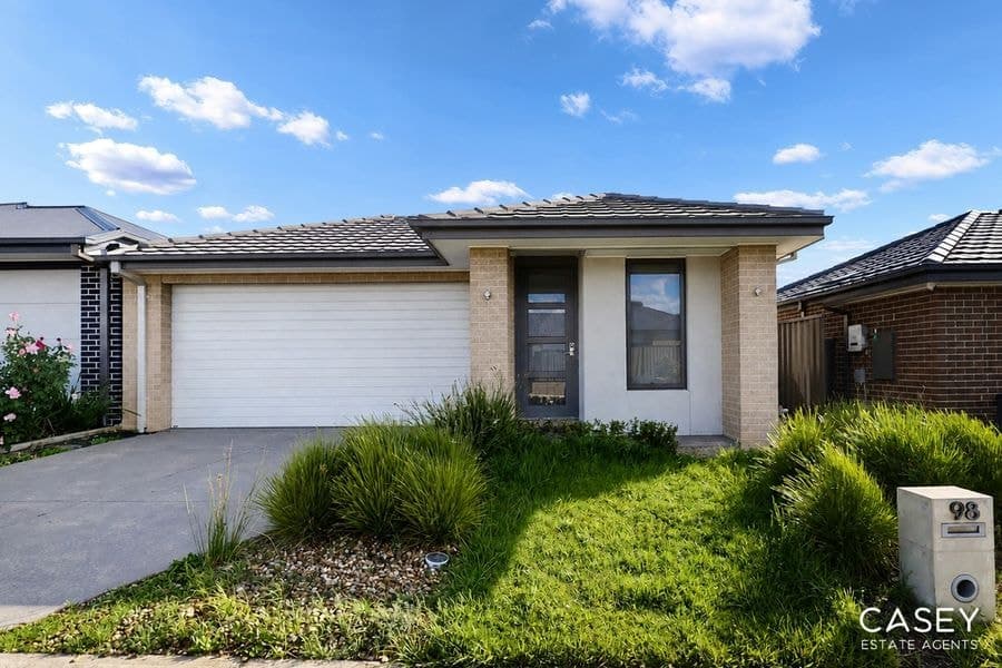 98 Yaralla Circuit, Clyde - Image 1