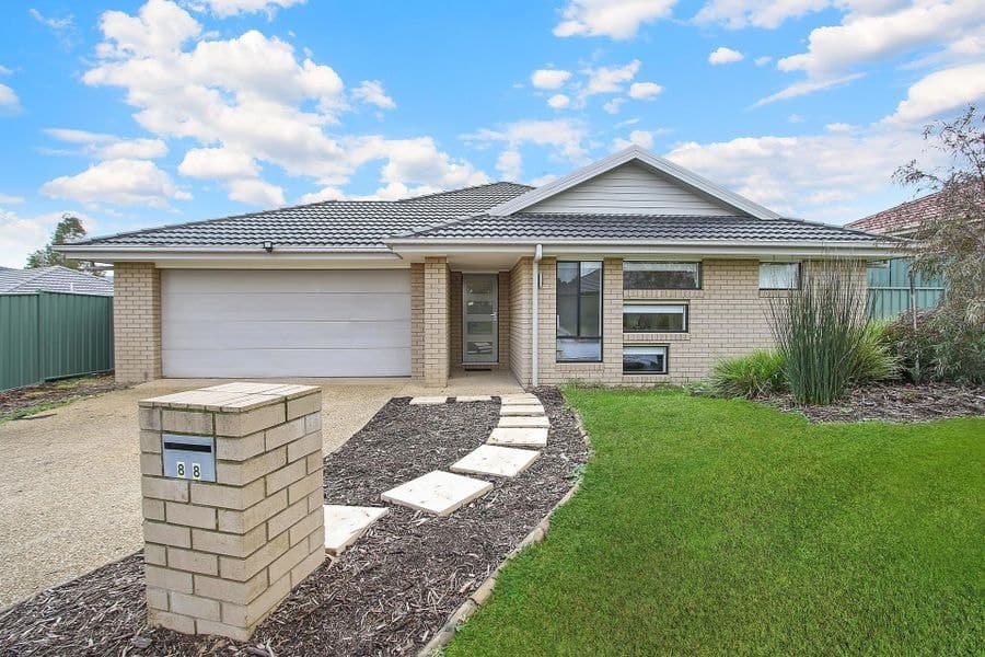 88 Featherstone Avenue, Glenroy NSW 2640, Glenroy - Image 1