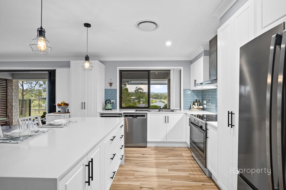 2 Bellfield Place, Kensington Grove QLD 4341, Kensington Grove - Thumbnail 2