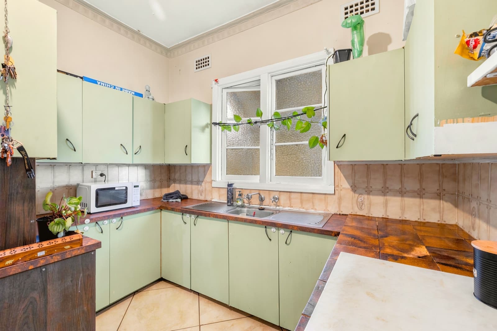16 Elizabeth Street, TAMWORTH, Tamworth - Thumbnail 3