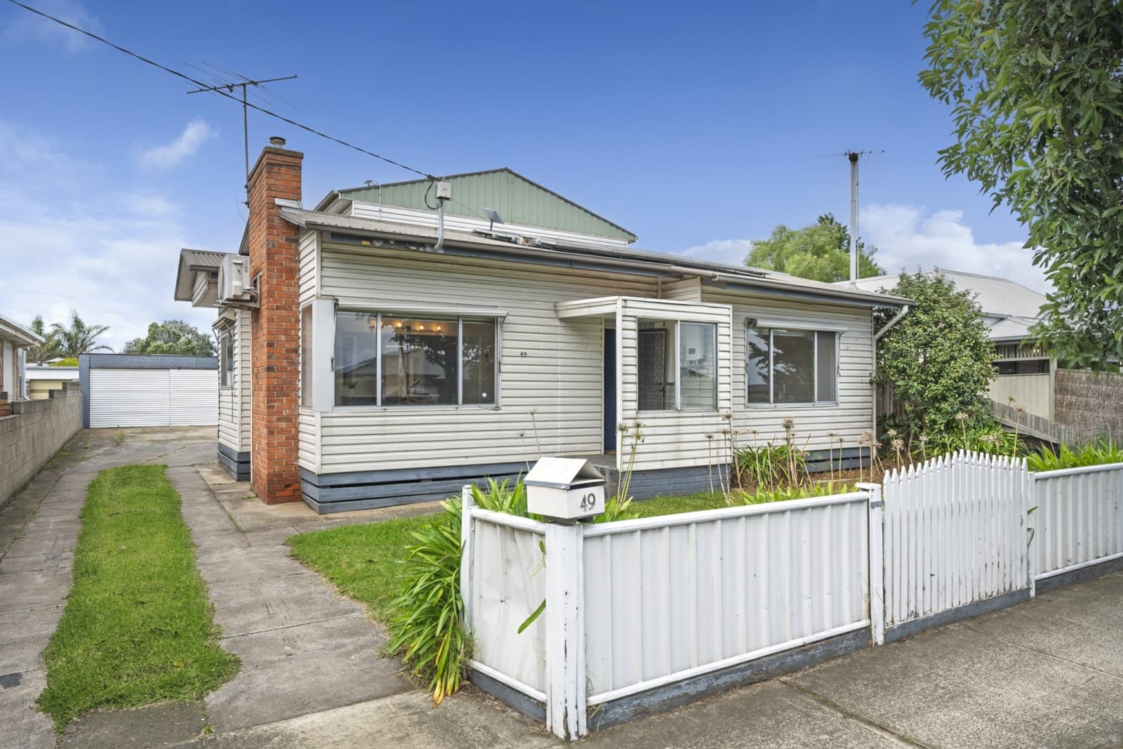 49 Tucker Street, BREAKWATER, Breakwater - Image 1