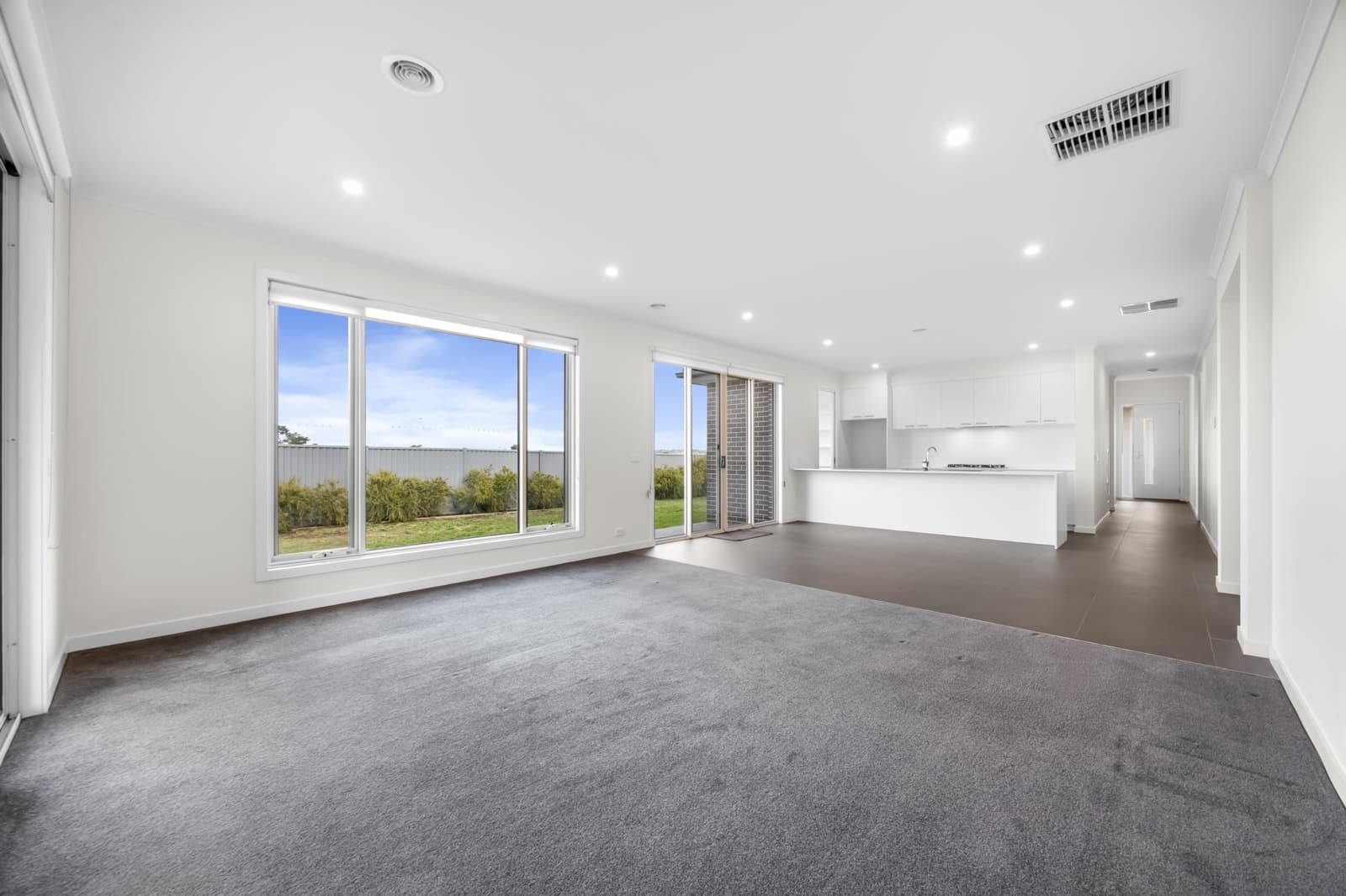 19 Nikolaos Street, SMYTHES CREEK, Smythes Creek - Thumbnail 2