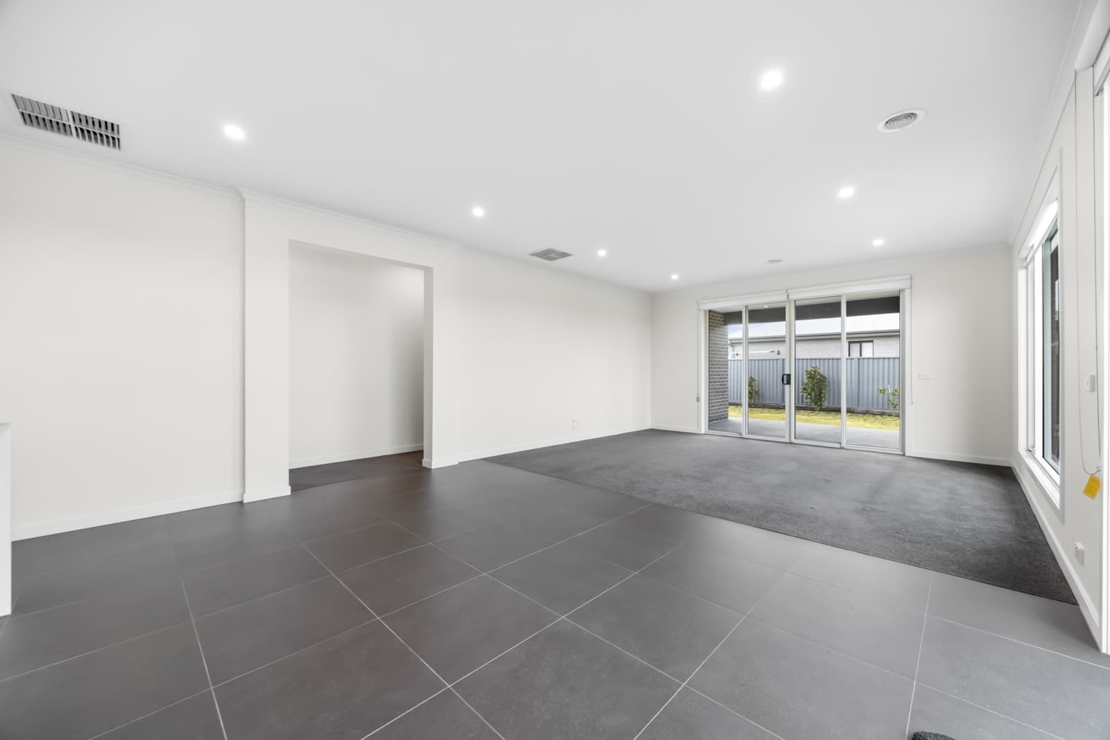 19 Nikolaos Street, SMYTHES CREEK, Smythes Creek - Thumbnail 7