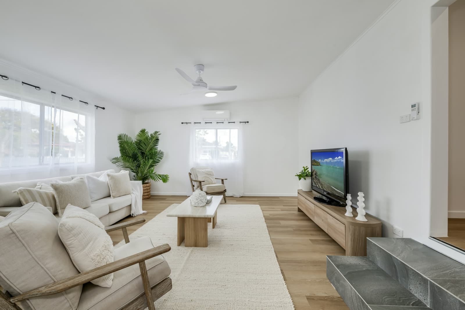 204 Walker Street, SVENSSON HEIGHTS, Svensson Heights - Thumbnail 4