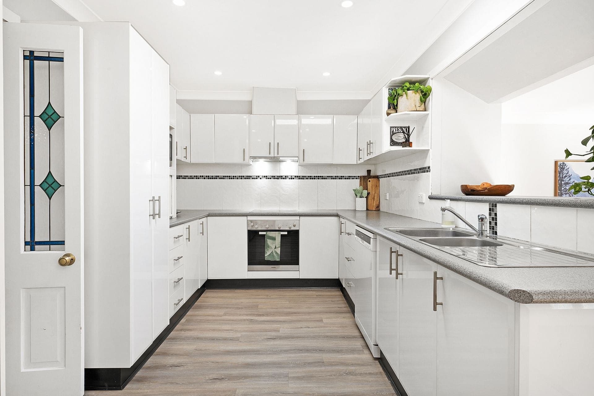 6 Stratham Place, Belrose, Belrose - Thumbnail 4