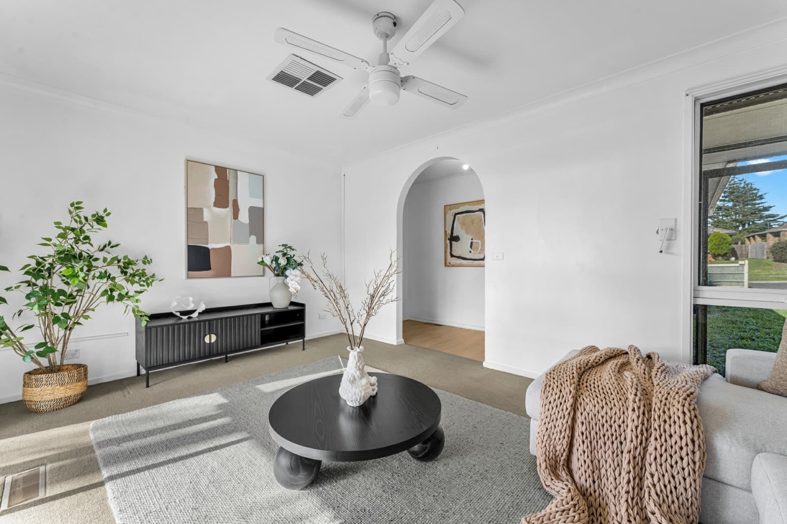 15 Springfield Crescent, HAMPTON PARK, Hampton Park - Image 1