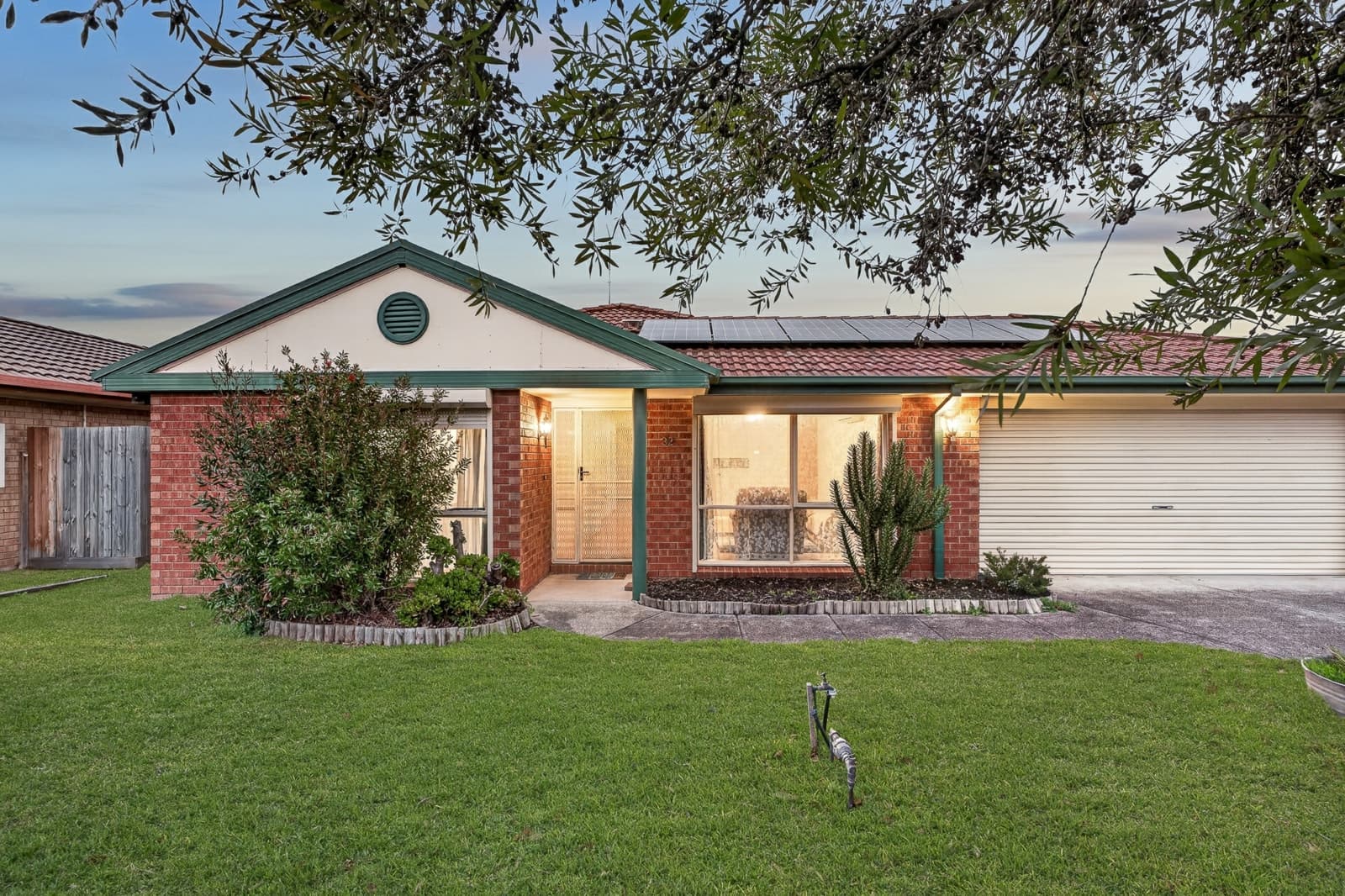 32 Sharpe Court, BERWICK, Berwick - Image 1