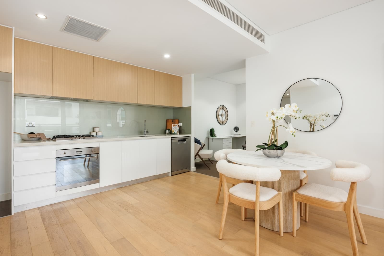 1610/13 Angas Street, MEADOWBANK, Meadowbank - Thumbnail 2