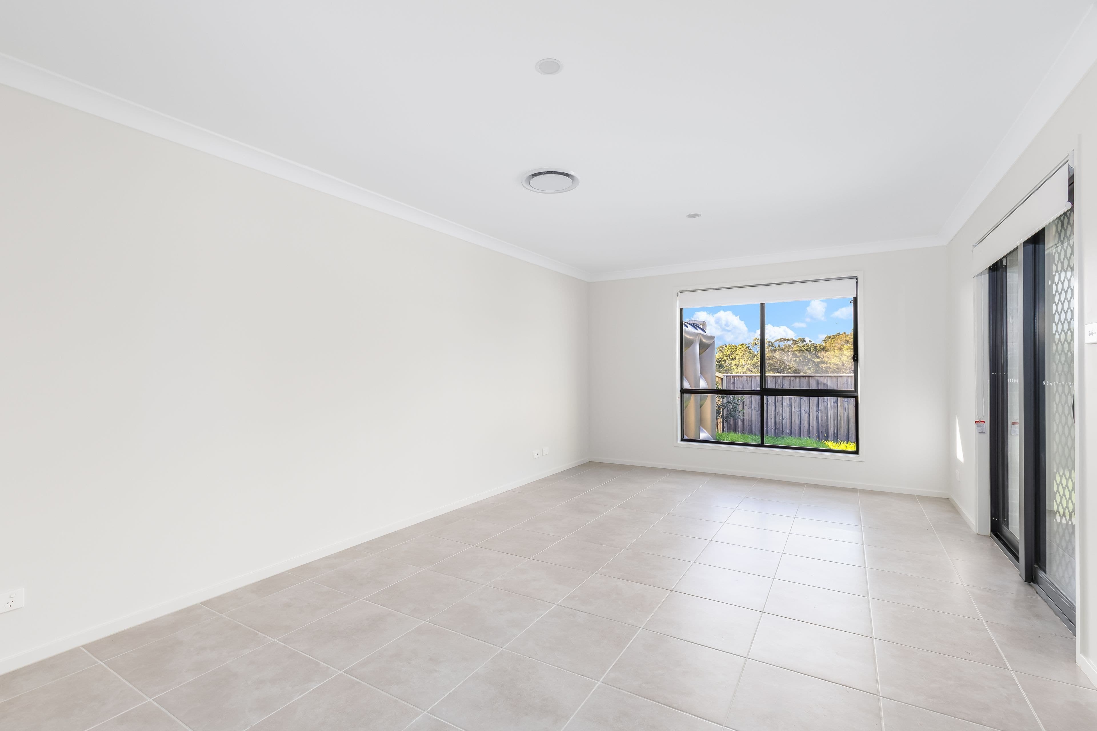2/152 Settlers Boulevard, CHISHOLM NSW 2322, Chisholm - Thumbnail 3