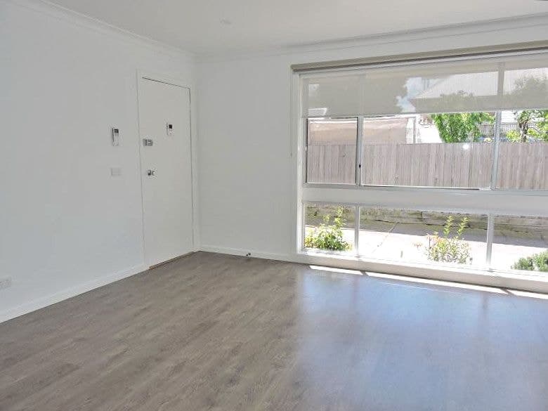 4/9 Jeffrey Street, Reservoir VIC 3073, Reservoir - Thumbnail 4