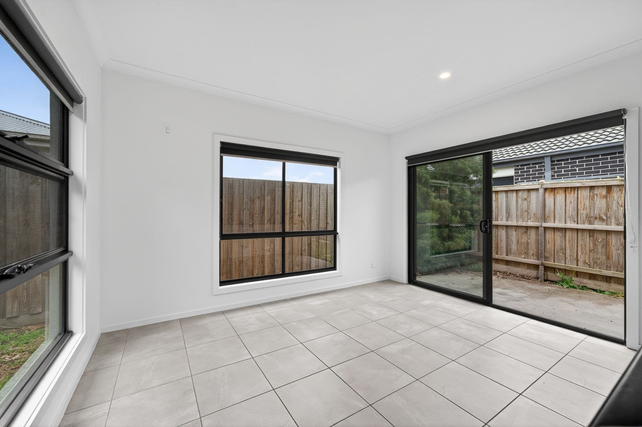 18 Aspen Street, Pakenham VIC 3810, Pakenham - Thumbnail 3