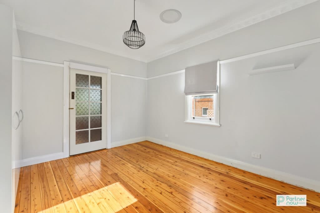 110 Upper Street, Tamworth - Thumbnail 3