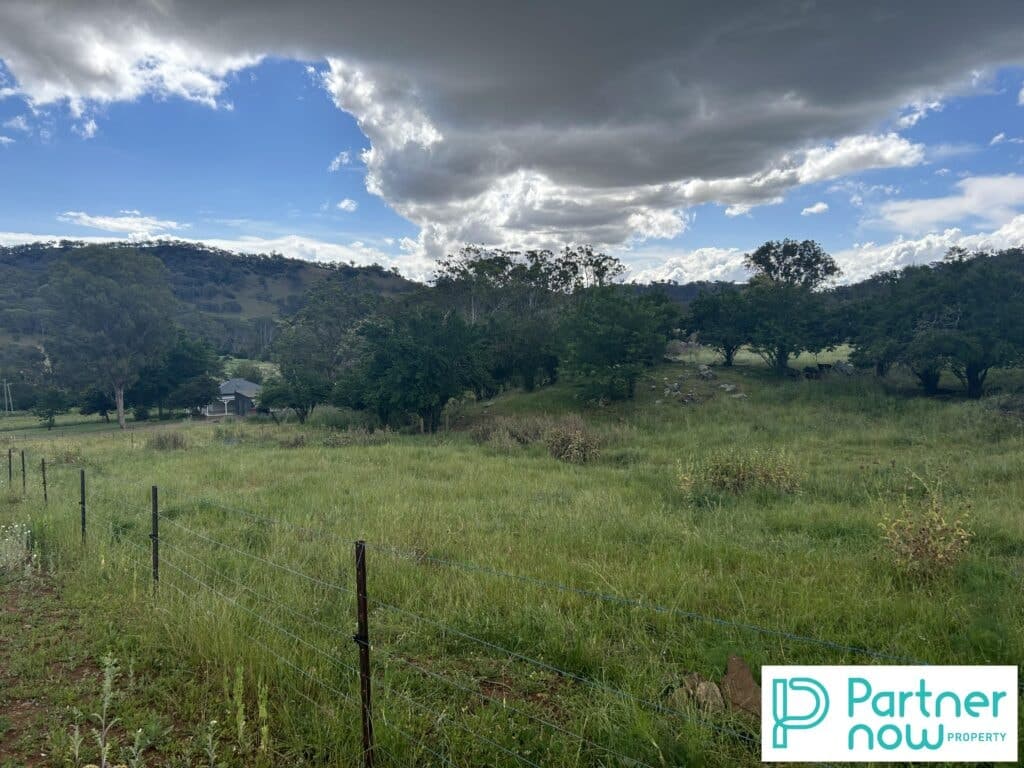 998 River Road, Bowling Alley Point - Image 1
