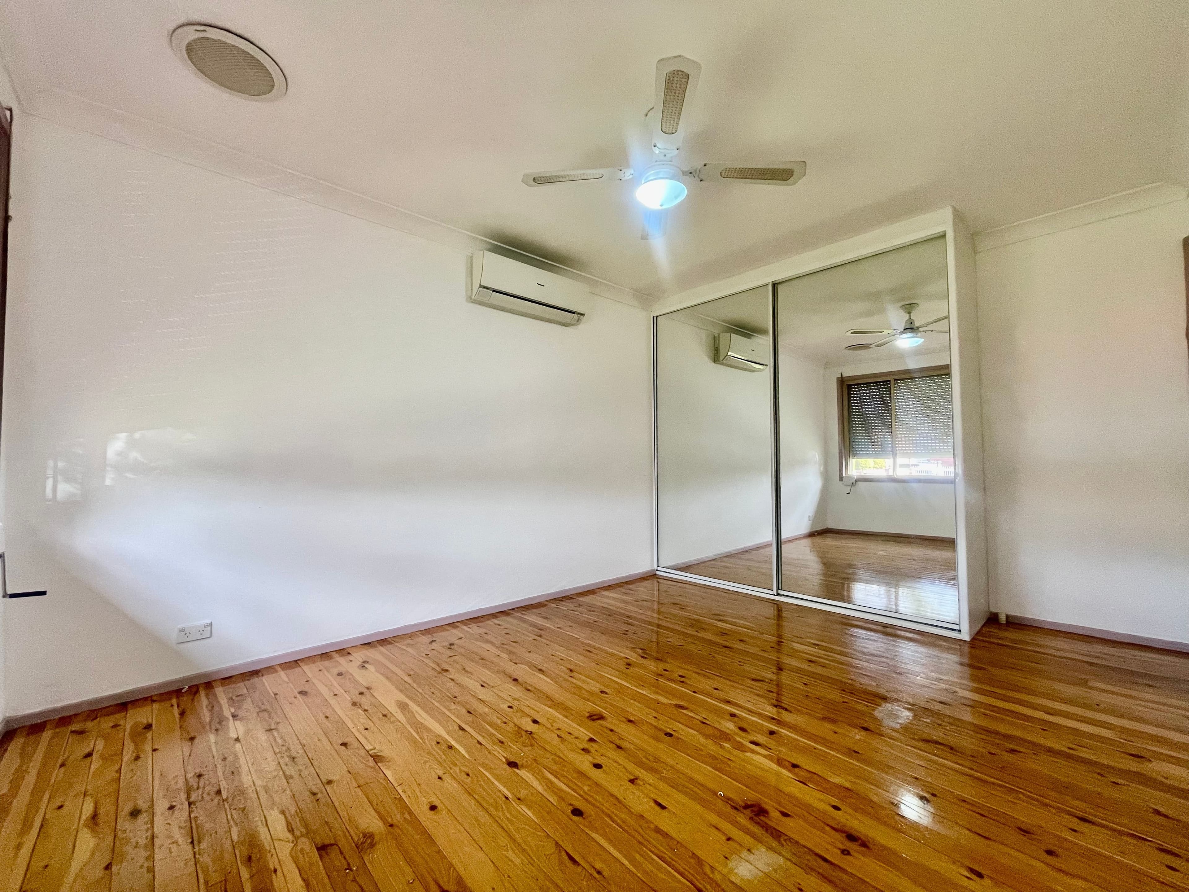127 Mimosa Road, Bossley Park NSW 2176, Bossley Park - Thumbnail 2