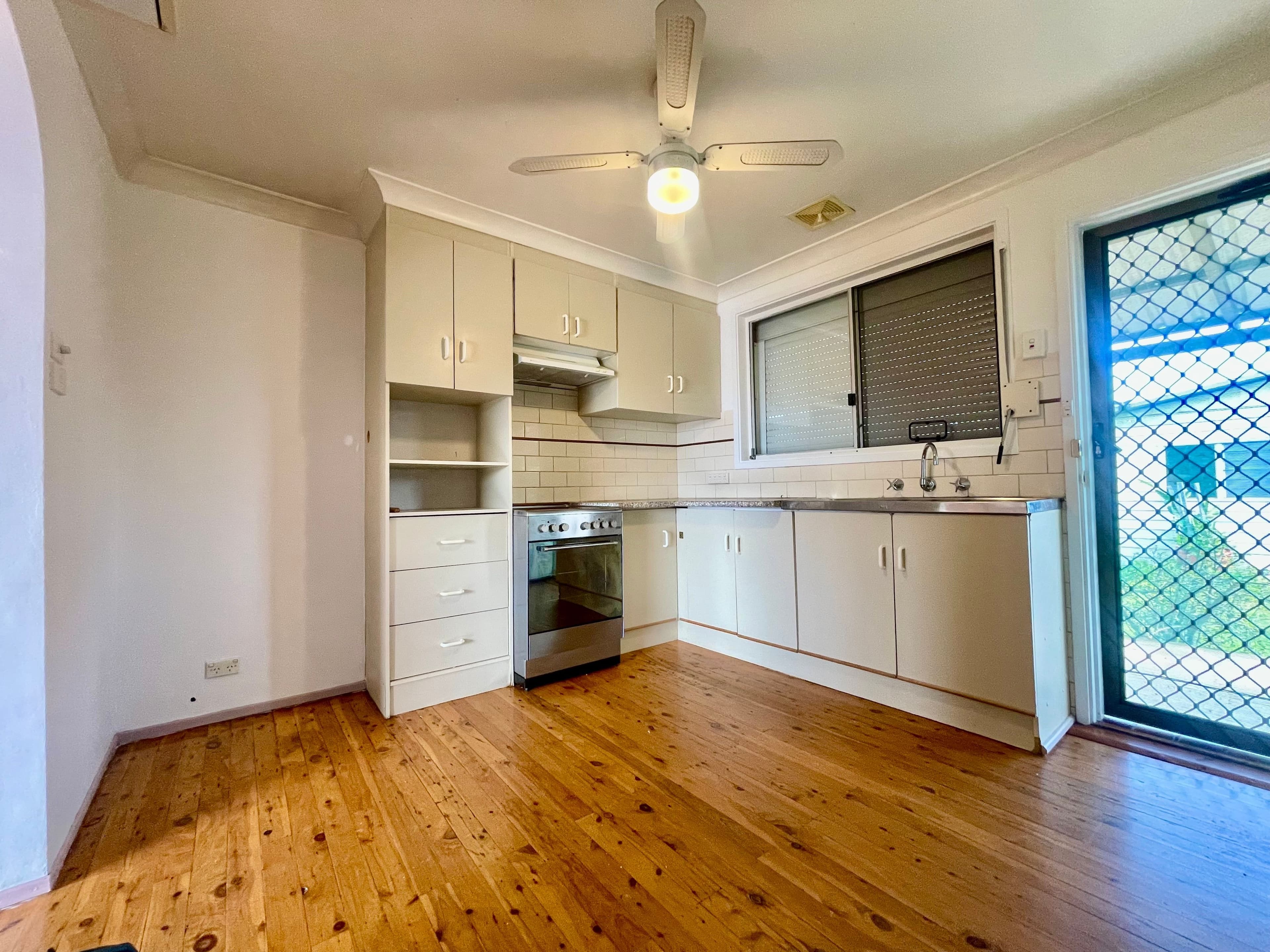 127 Mimosa Road, Bossley Park NSW 2176, Bossley Park - Thumbnail 4