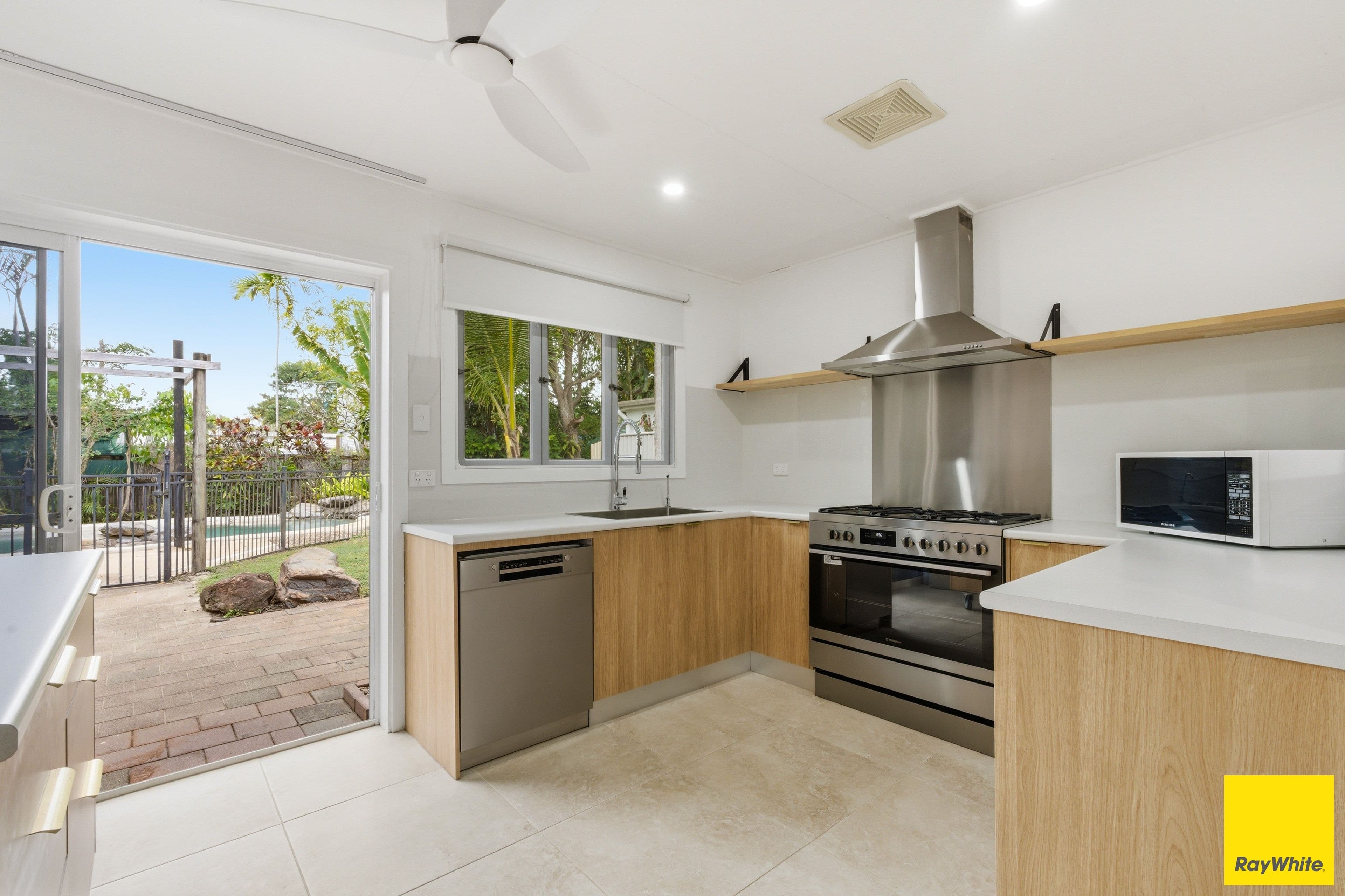 1/8 Mimosa Street, Holloways Beach QLD 4878, Holloways Beach - Thumbnail 2