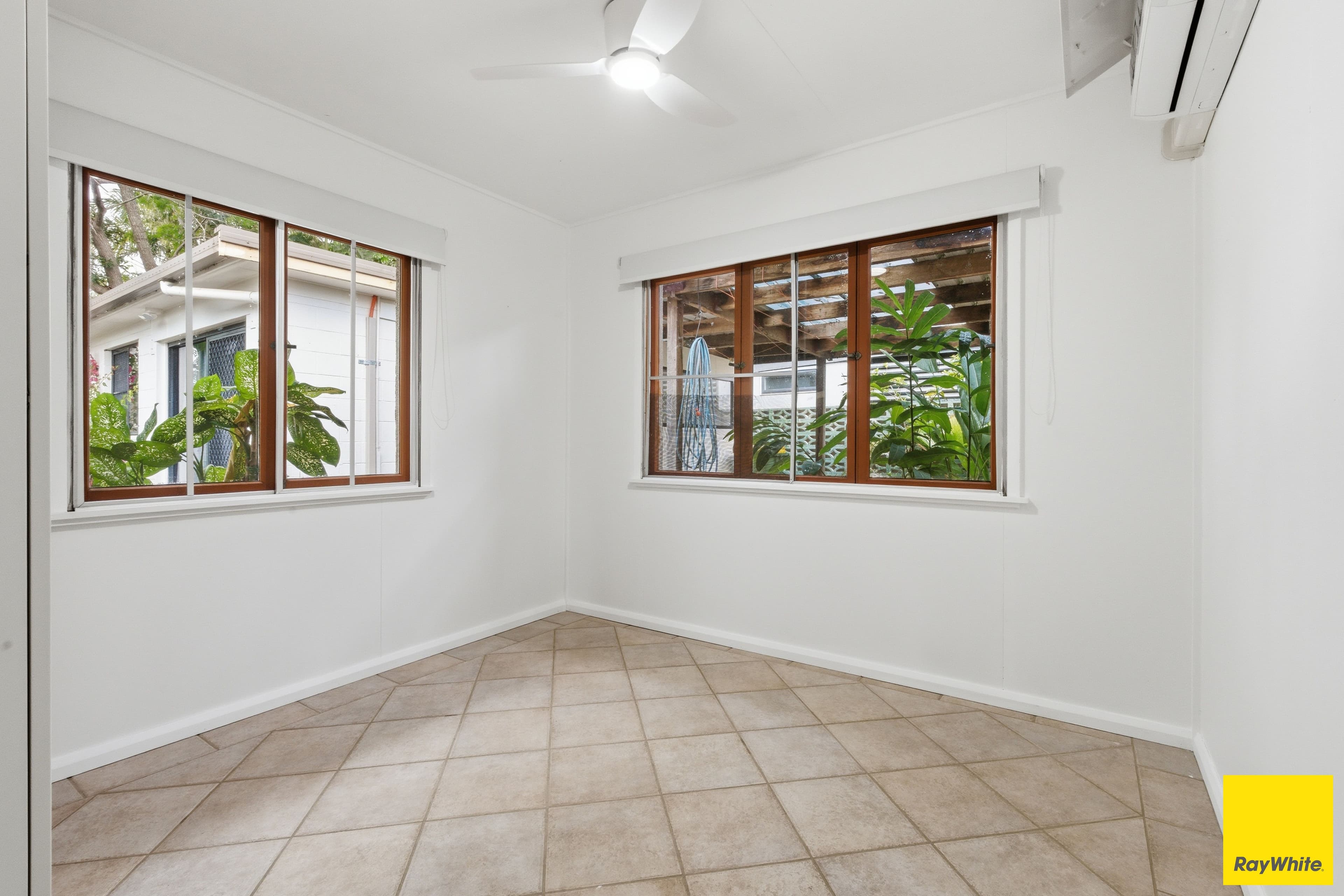 1/8 Mimosa Street, Holloways Beach QLD 4878, Holloways Beach - Thumbnail 4