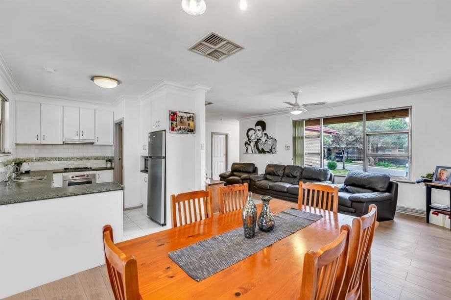 13 Carolan Crescent, Valley View SA 5093, Valley View - Thumbnail 4