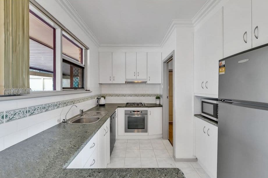 13 Carolan Crescent, Valley View SA 5093, Valley View - Thumbnail 5
